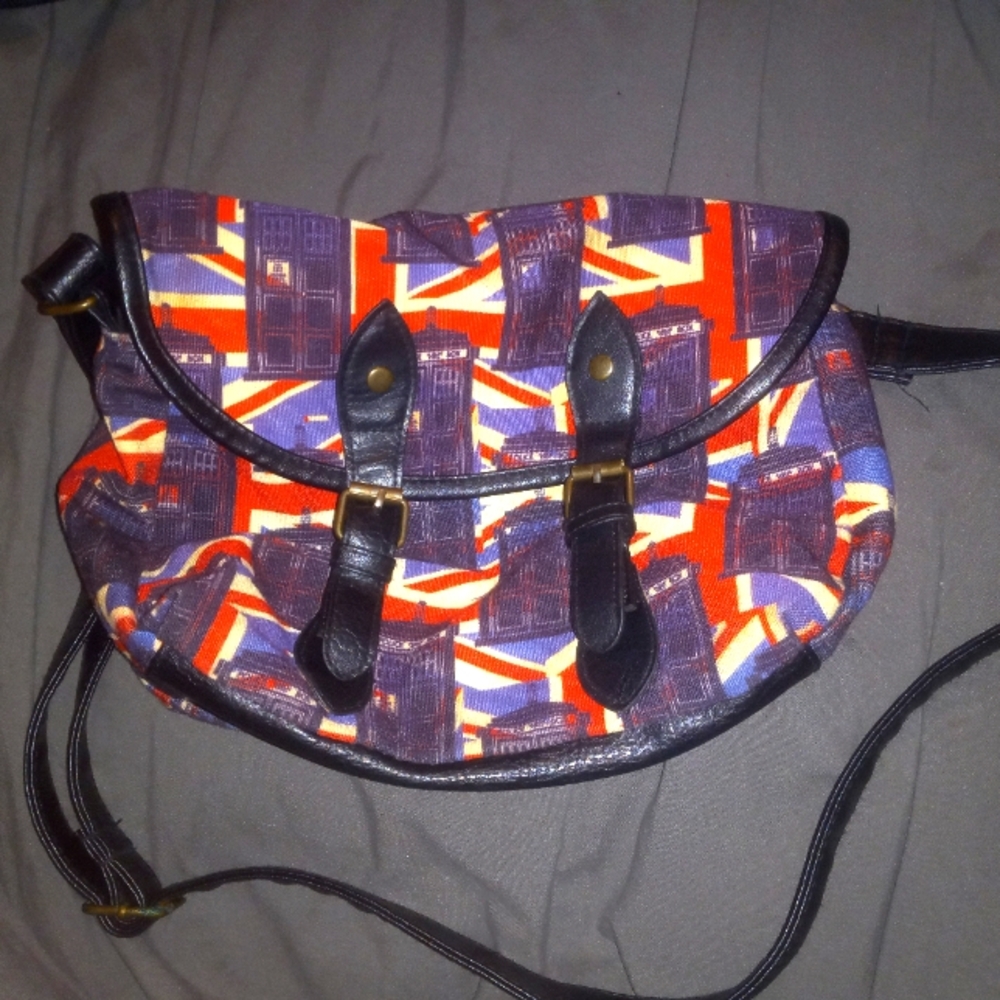 BBC Doctor Who TARDIS Crossbody Bag- Bioworld